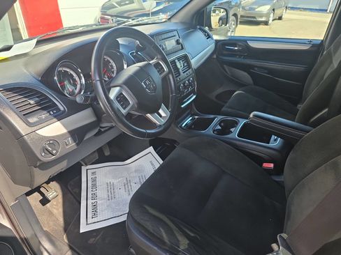 Used 2015 Dodge Grand Caravan SXT w/ Blacktop Package image 8