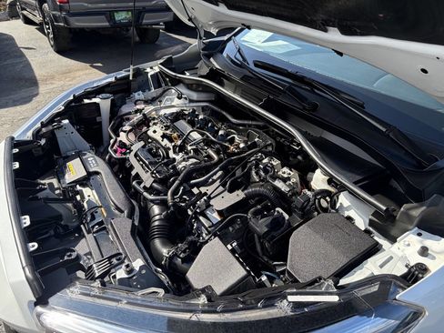 Used 2024 Toyota Corolla Cross AWD Hybrid w/ Convenience Package image 38