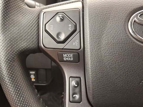 Used 2022 Toyota Tacoma TRD Off-Road w/ Technology Package AWD/4WD image 23