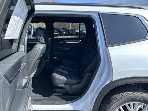 Used 2026 GMC Acadia Elevation w/ Elevation Premium Package image 15