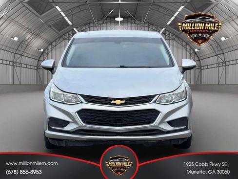 Used 2018 Chevrolet Cruze LS FWD image 5
