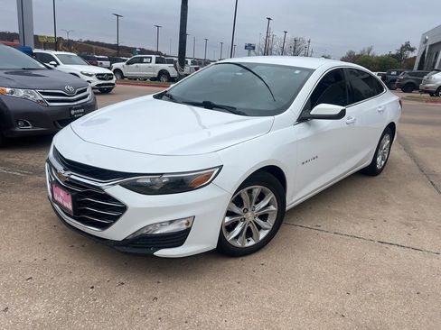Used 2020 Chevrolet Malibu LT image 3
