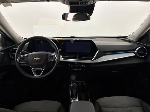 Certified 2025 Chevrolet Trax LT w/ Driver Confidence Package FWD image 20