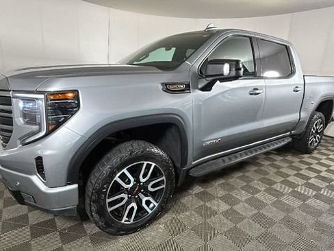 Used 2024 GMC Sierra 1500 AT4 w/ Technology Package AWD/4WD image 6