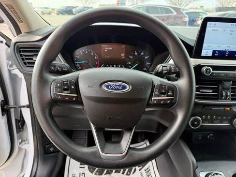 Used 2020 Ford Escape SE image 23