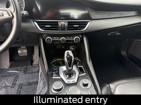 Used 2021 Alfa Romeo Giulia Sprint w/ Cold Weather Package image 22