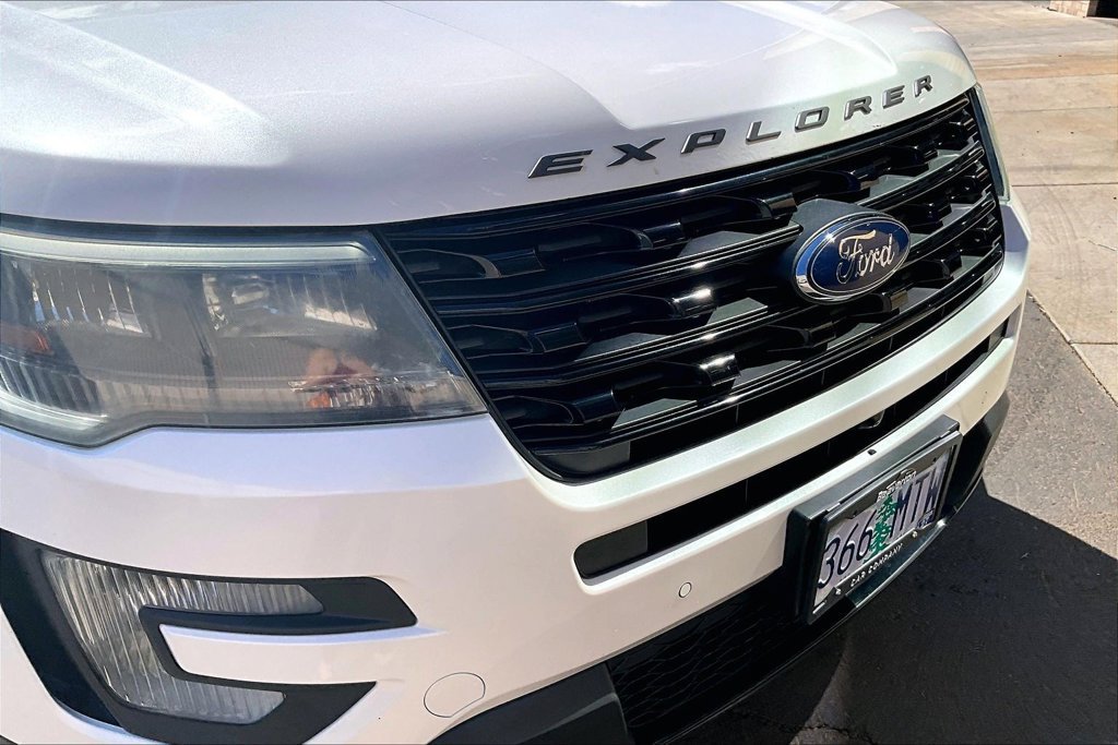 Used 2016 Ford Explorer Sport w/ Equipment Group 401A AWD/4WD image 32