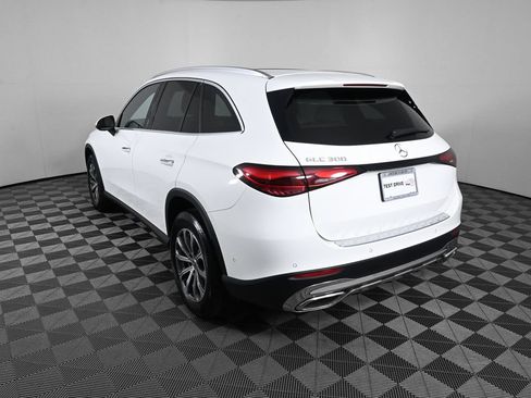 Used 2023 Mercedes-Benz GLC 300 image 4