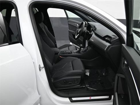 New 2025 Audi Q3 2.0T Premium image 14