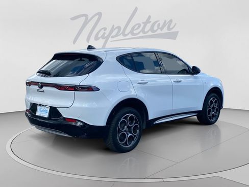 Used 2024 Alfa Romeo Tonale Ti w/ Premium Interior Package AWD/4WD image 6
