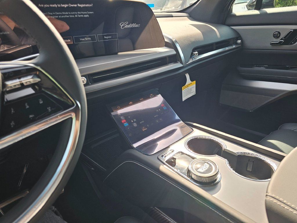 New 2027 Cadillac Vistiq Luxury AWD/4WD image 30