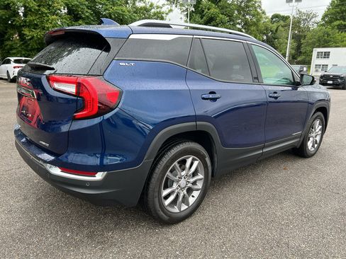Used 2022 GMC Terrain SLT w/ Tech Package AWD/4WD image 3