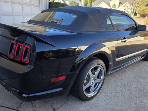 Used 2006 Ford Mustang GT image 36
