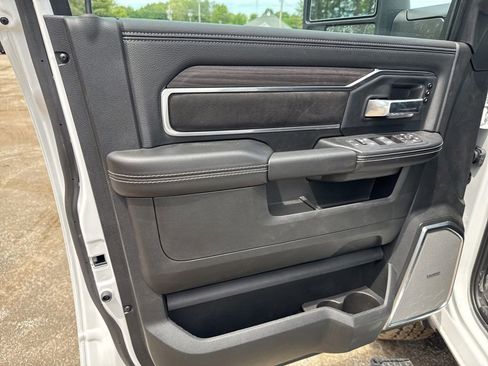New 2026 RAM 2500 Laramie AWD/4WD image 16