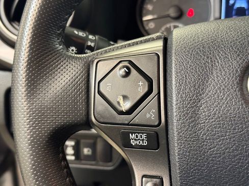 Used 2018 Toyota Tacoma TRD Sport AWD/4WD image 29