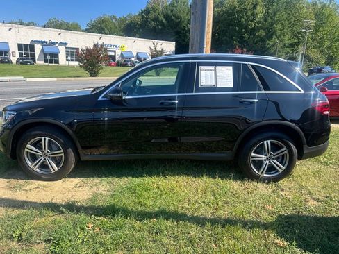 Used 2021 Mercedes-Benz GLC 300 4MATIC image 4