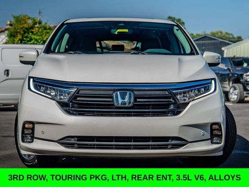 Used 2024 Honda Odyssey Touring image 3