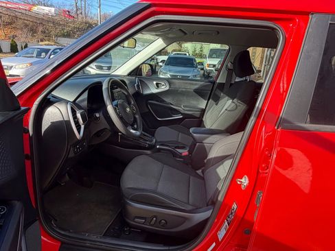 Used 2021 Kia Soul S image 10