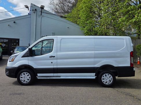 Used 2025 Ford Transit 250 Low Roof w/ Exterior Upgrade Package RWD image 3