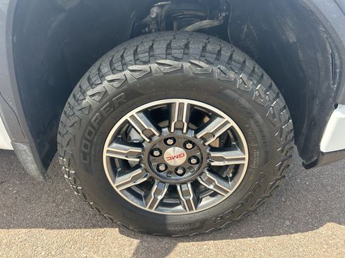 Certified 2025 GMC Sierra 1500 AT4 AWD/4WD image 9