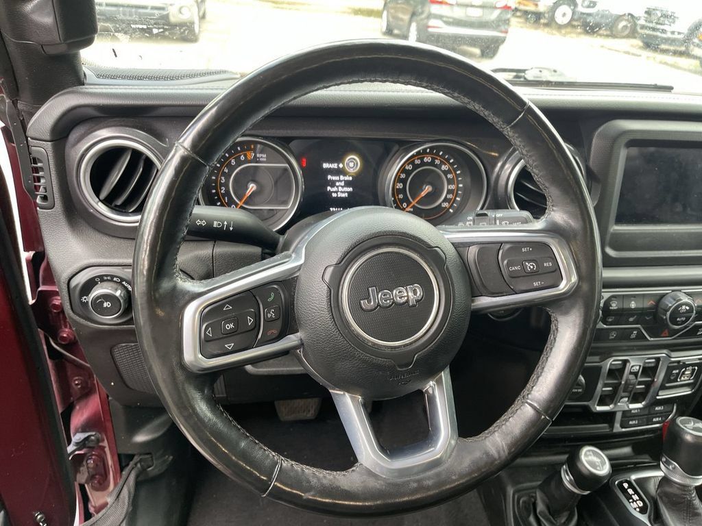 Used 2021 Jeep Wrangler Unlimited Sahara AWD/4WD image 6