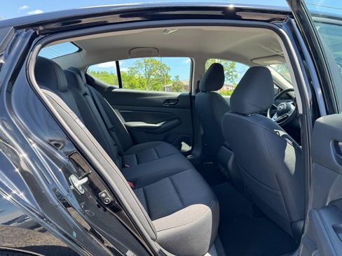 Used 2024 Nissan Altima 2.5 SV FWD image 12