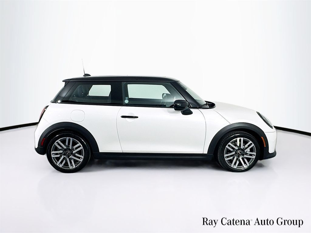 Used 2026 MINI Cooper 2-Door Hardtop FWD image 8