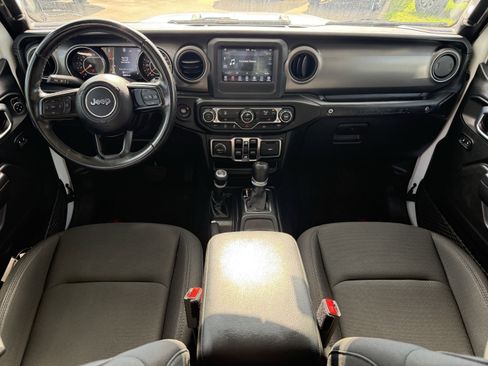 Used 2021 Jeep Wrangler Unlimited Sport AWD/4WD image 9