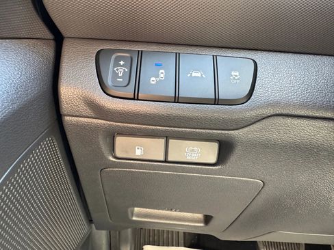 Used 2022 Hyundai Ioniq SE image 23