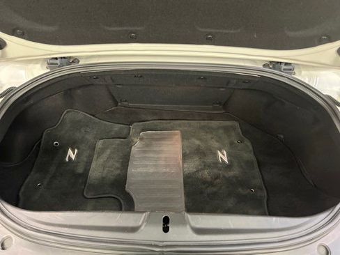 Used 2012 Nissan 370Z Roadster image 7