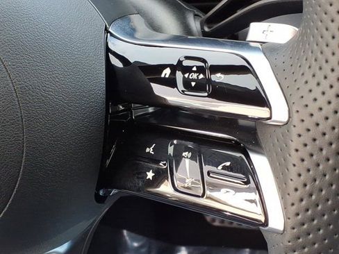 Used 2024 Mercedes-Benz GLC 300 4MATIC w/ AMG Line image 10