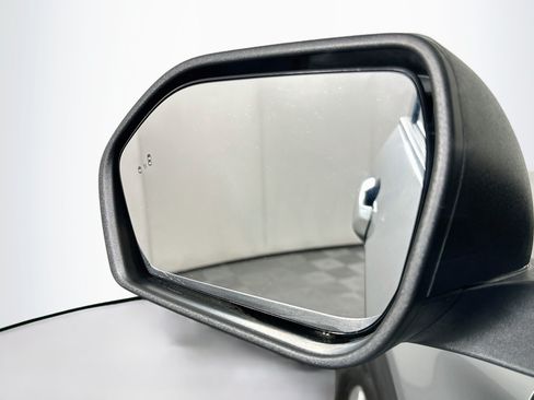 Used 2020 Ford Explorer XLT w/ Comfort Package RWD image 16