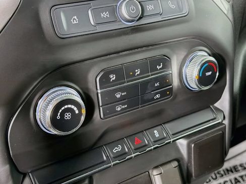 Used 2019 GMC Sierra 1500 4x4 Crew Cab w/ Convenience Package image 15