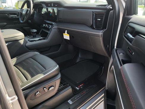 Used 2026 GMC Sierra 1500 AT4X AWD/4WD image 9