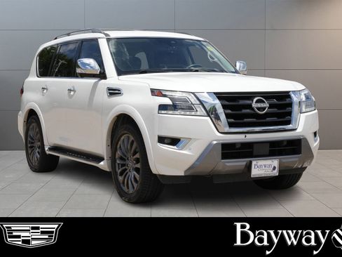 Used 2023 Nissan Armada Platinum w/ Captain's Chairs Package RWD image 4