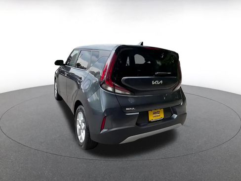Used 2025 Kia Soul LX w/ LX Technology Package FWD image 11
