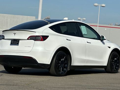 Used 2021 Tesla Model Y Long Range image 2