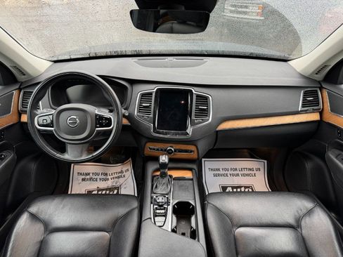 Used 2021 Volvo XC90 T6 Momentum image 22