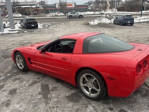 Used 2004 Chevrolet Corvette Base w/ Roof Package image 9