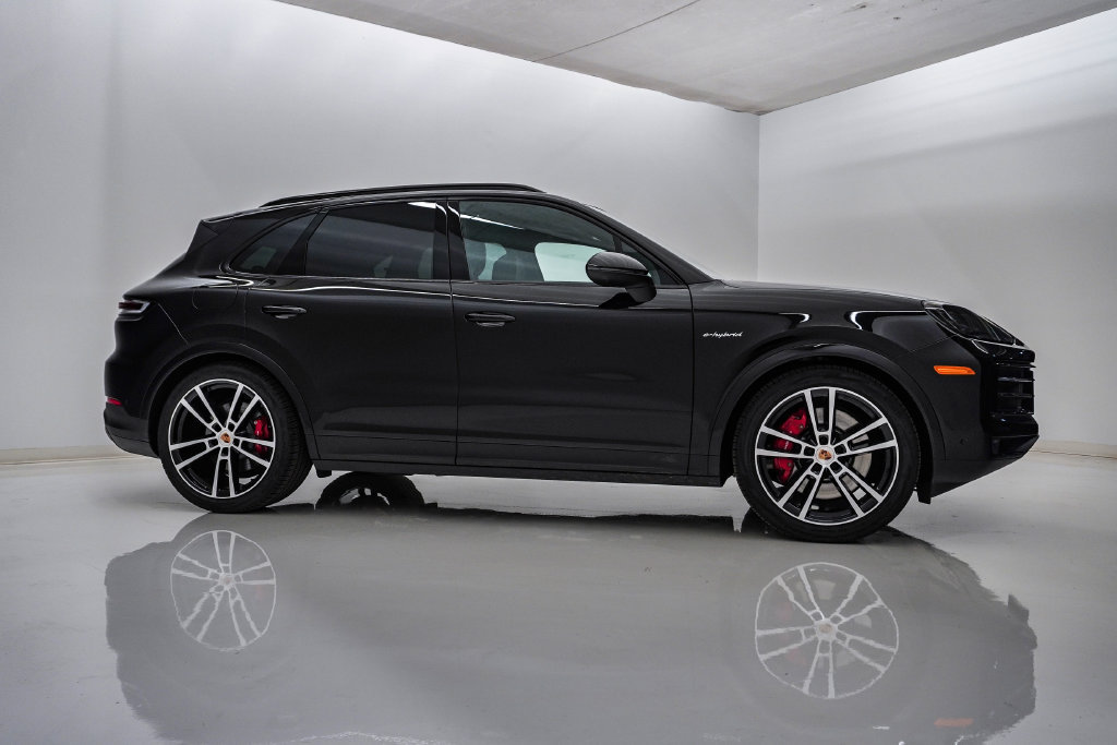 Certified 2026 Porsche Cayenne S AWD/4WD image 9