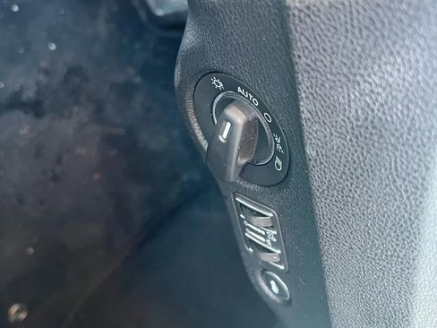 Used 2022 Chrysler 300 Touring w/ Sport Appearance Package image 30