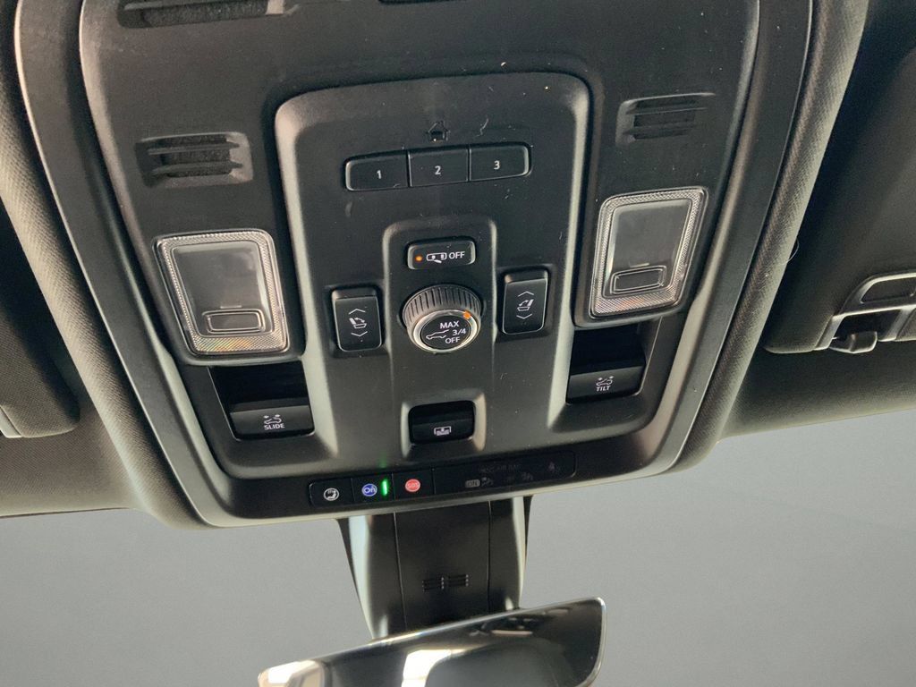 Used 2021 GMC Yukon Denali w/ Denali Premium Package AWD/4WD image 23