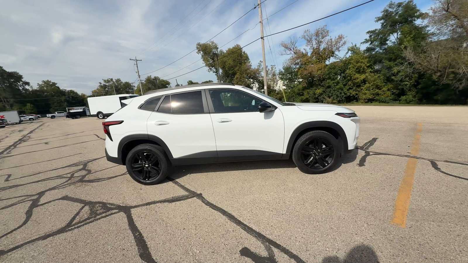 Used 2025 Chevrolet Trax ACTIV w/ Sunroof Package FWD image 2