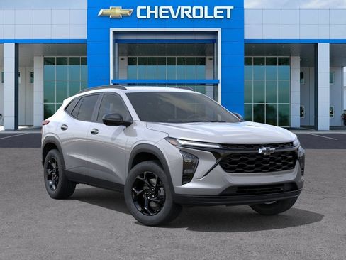 New 2026 Chevrolet Trax LT w/ Driver Confidence Package FWD image 7