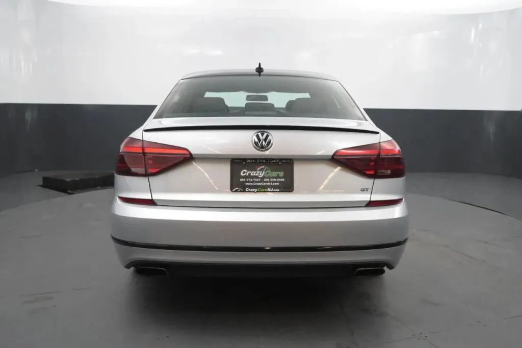 Used 2018 Volkswagen Passat GT FWD image 4
