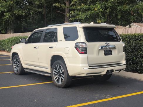 Used 2022 Toyota 4Runner Limited AWD/4WD image 3
