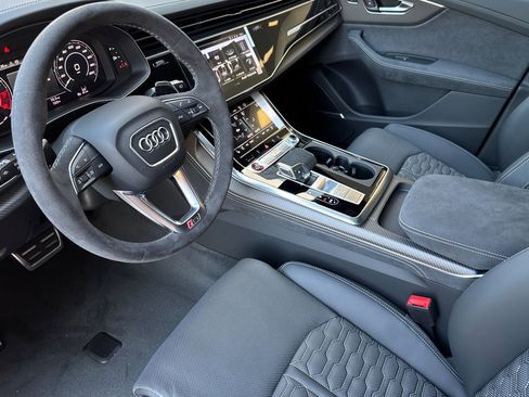 New 2025 Audi RS Q8 performance image 7