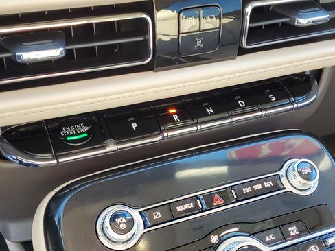 Used 2023 Lincoln Nautilus Reserve w/ Luxury Package image 32