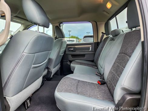 Used 2019 RAM 1500 Classic SLT w/ Luxury Group AWD/4WD image 9