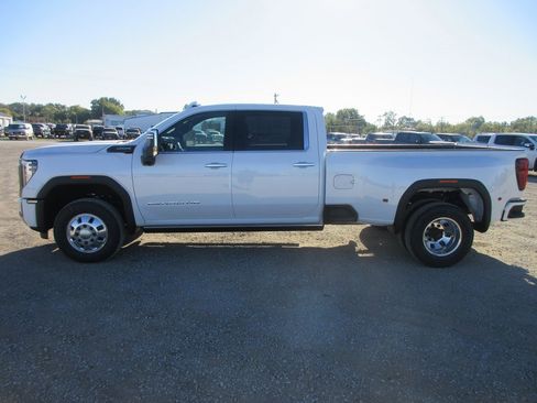 New 2026 GMC Sierra 3500 Denali Ultimate image 10